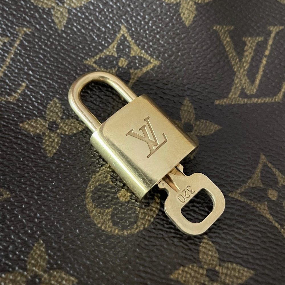 Louis Vuitton Lock and key #320